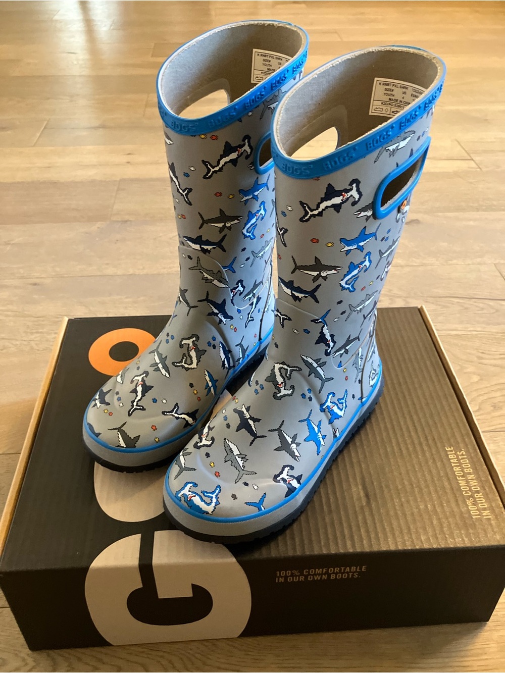 New Bogs Kids Gray & Blue Shark Rain Boots